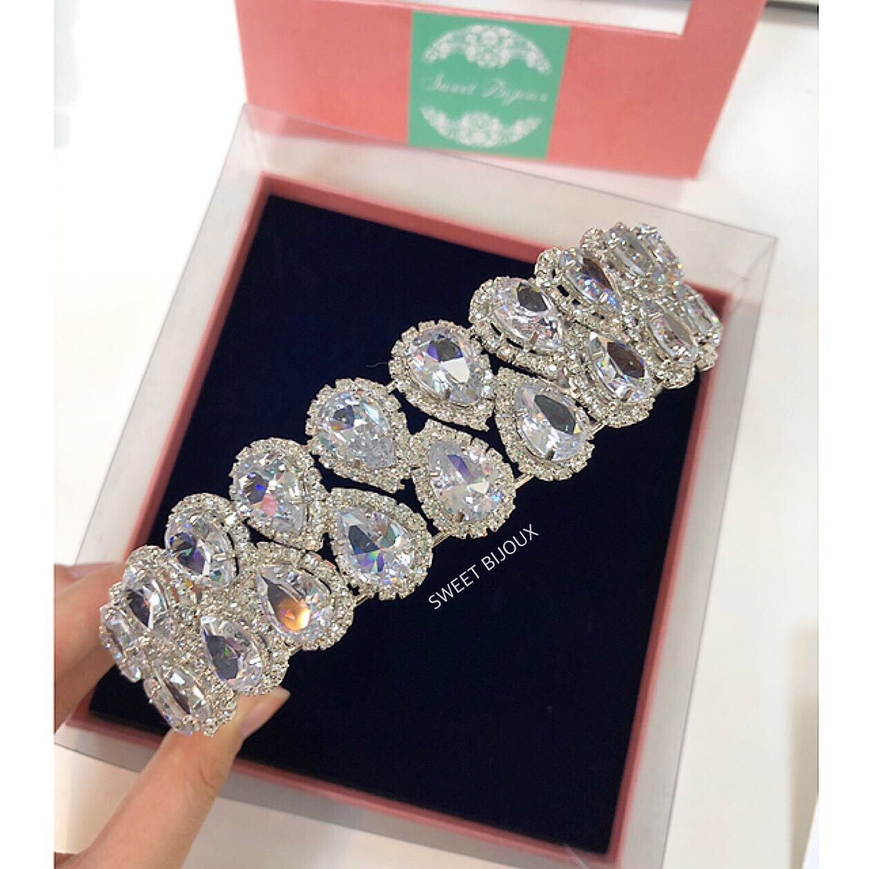 Tiara gota de noiva com zircônia 1368A7F