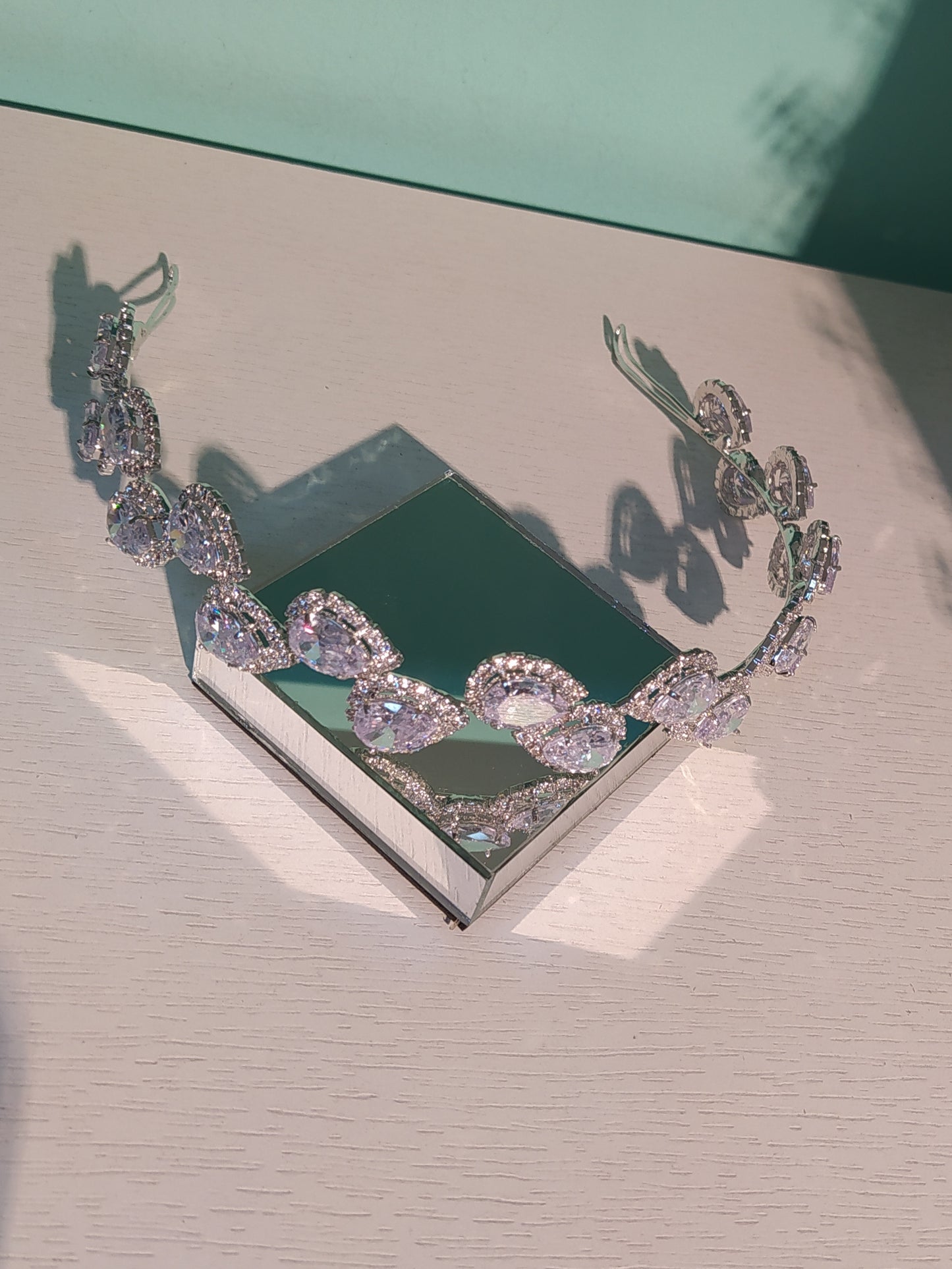 Tiara gota de noiva com zircônia match 1359D00