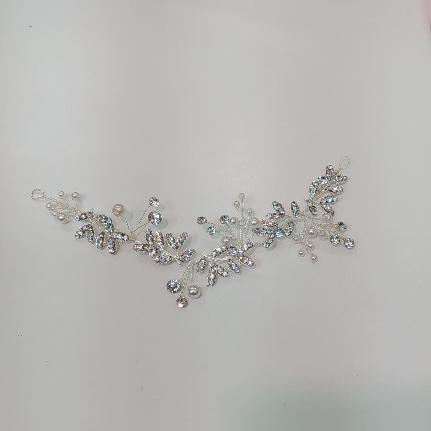 Fio de cristais e pérolas 149D939