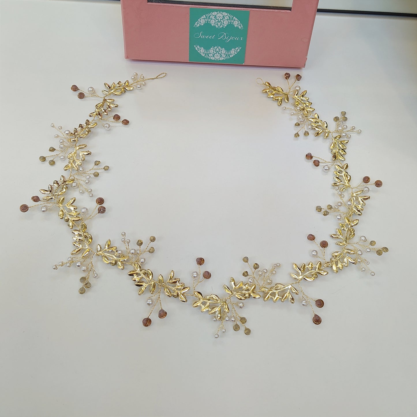 Fio maleável de cristais e pérolas dourado 1A23018