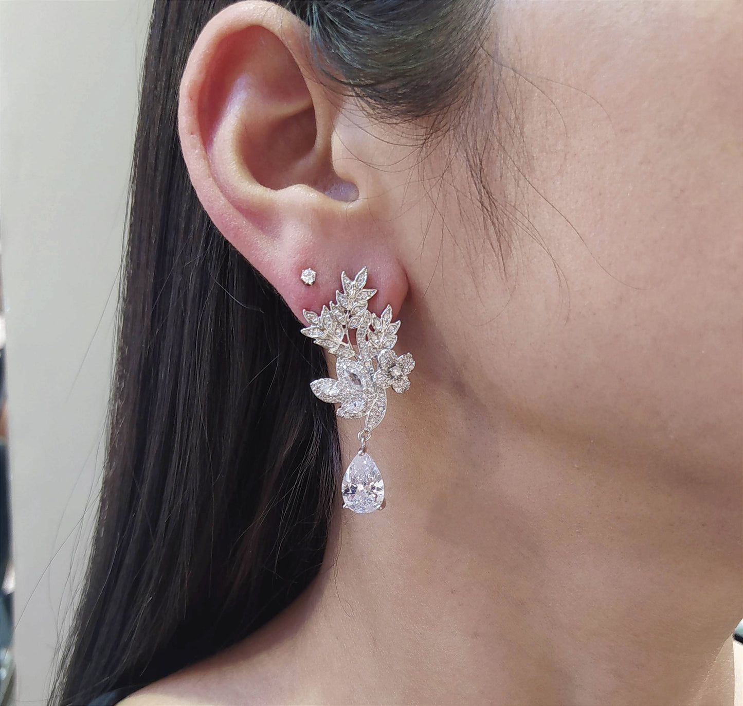 Brinco folhas de zircônia 1D56FEE
