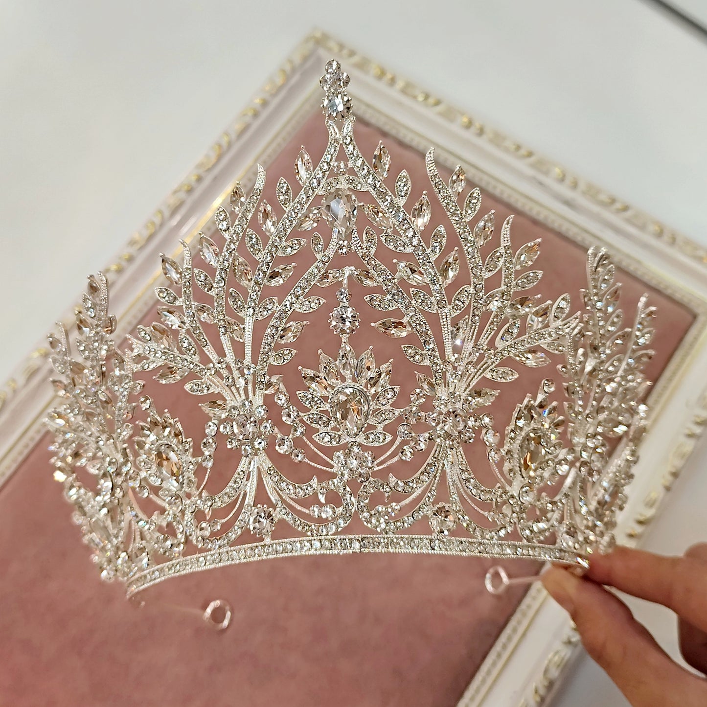 Coroa de miss 2023AC1