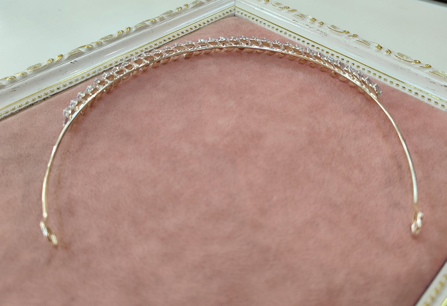 Tiara de zircônia 20327BB