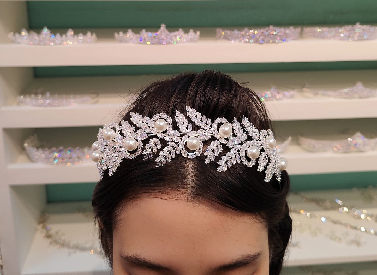 Tiara de pérola com zircônia 2051A07