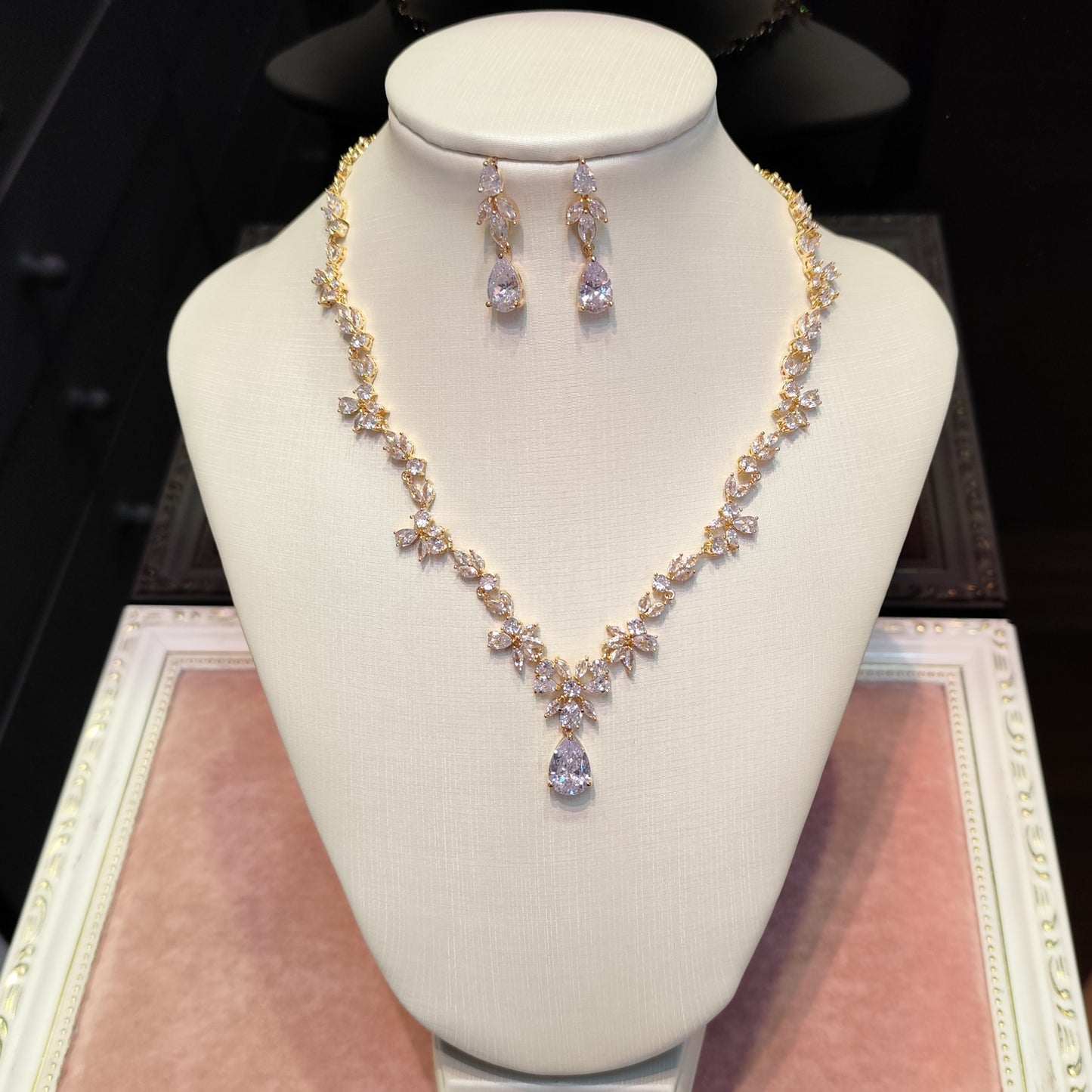 Conjunto colar e brinco de zircônia dourado 207C6CF