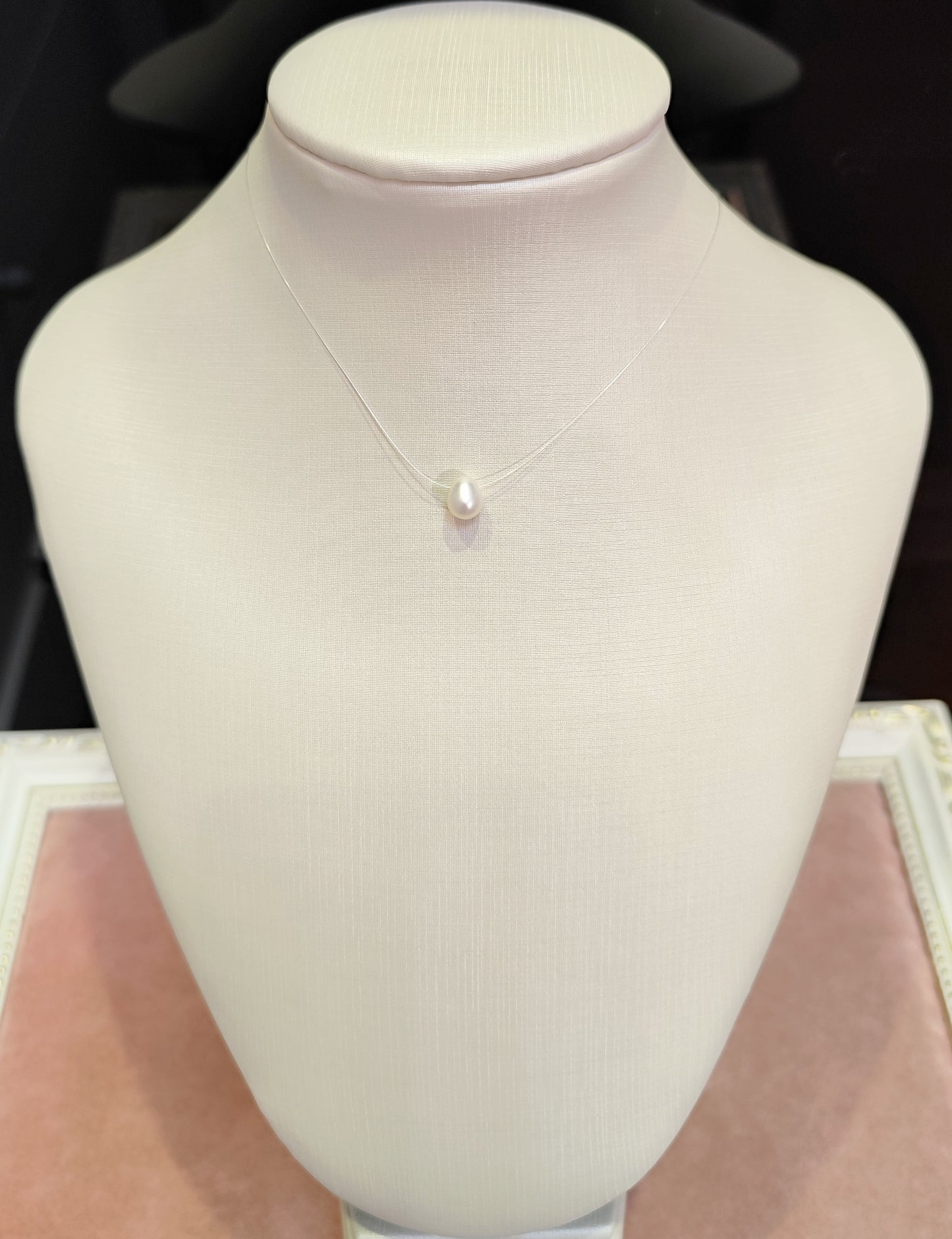 Colar ponto de luz de pérola 20B436C