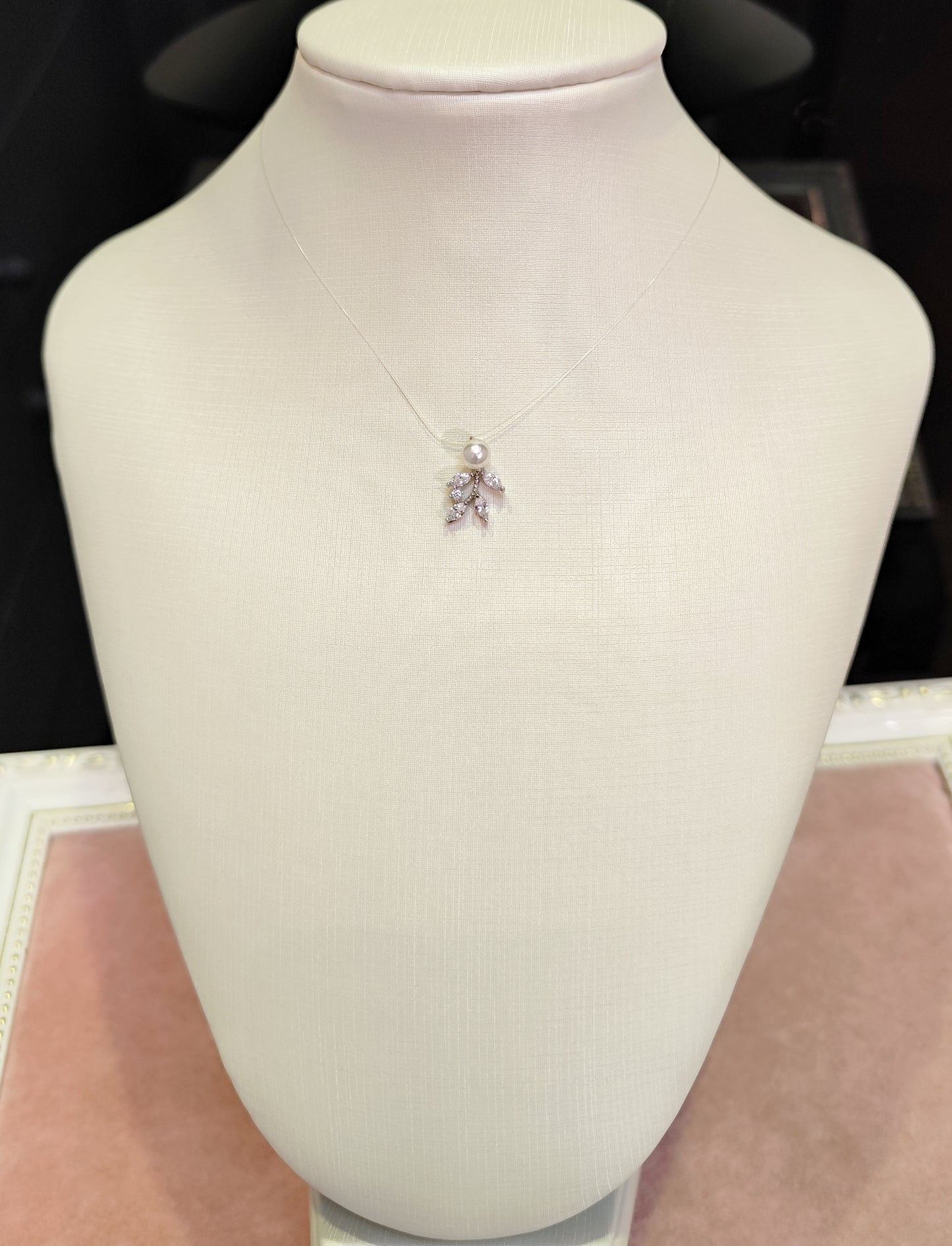 Colar ponto de luz de pérola 20B438E