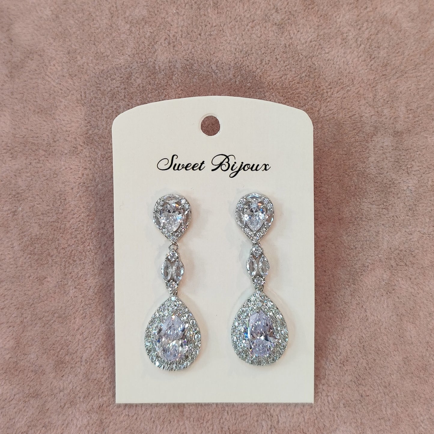 Brinco gota de zircônia 18D04F5