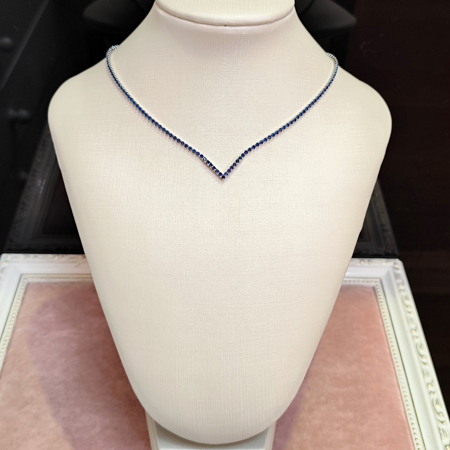 Colar de zircônia azul 212A3BF