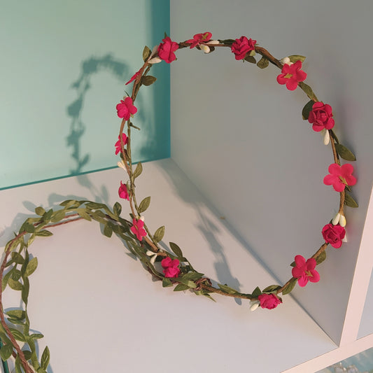 Coroa de flor artificiais vermelha 136A9CD