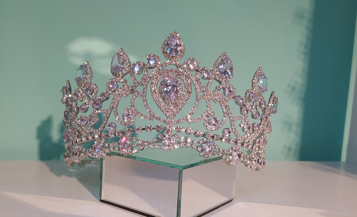 Coroa de miss e noiva com zircônia 1333B7E