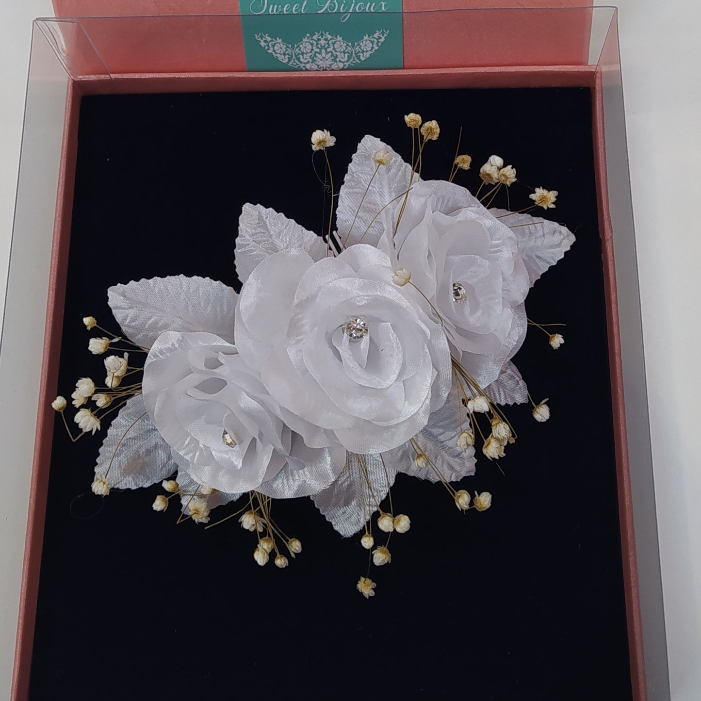 Arranjo de flor tafetá com cristais 13B5A6B