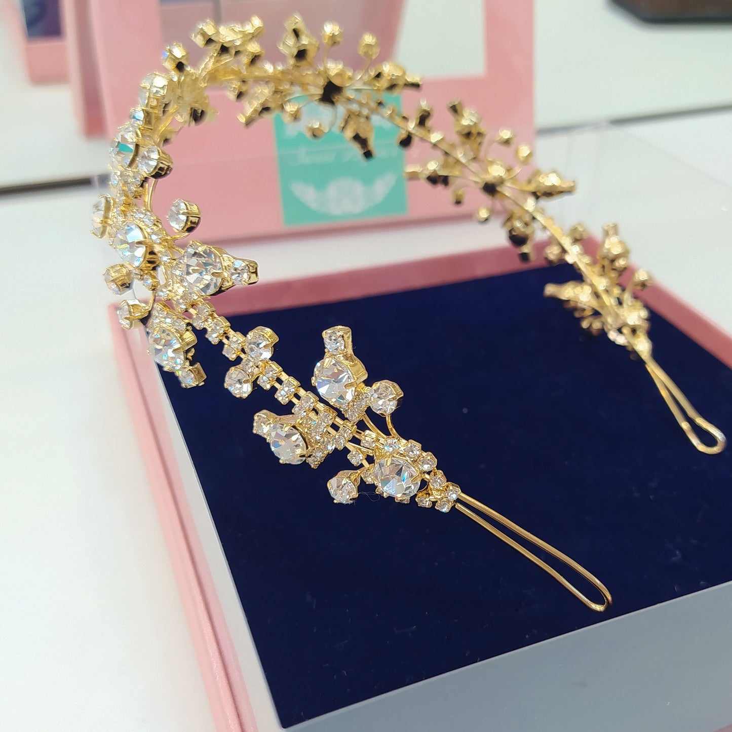 Tiara de noiva com cristais dourada  17B93F4