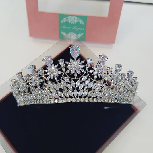 Coroa de noiva de zircônia  17C7A45
