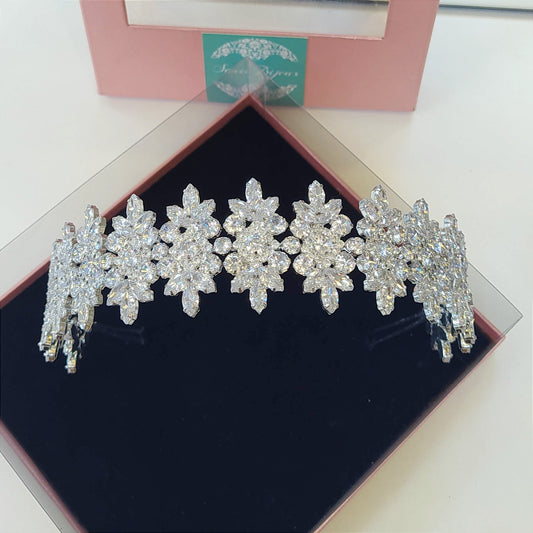 Tiara de zircônia 1B7952E