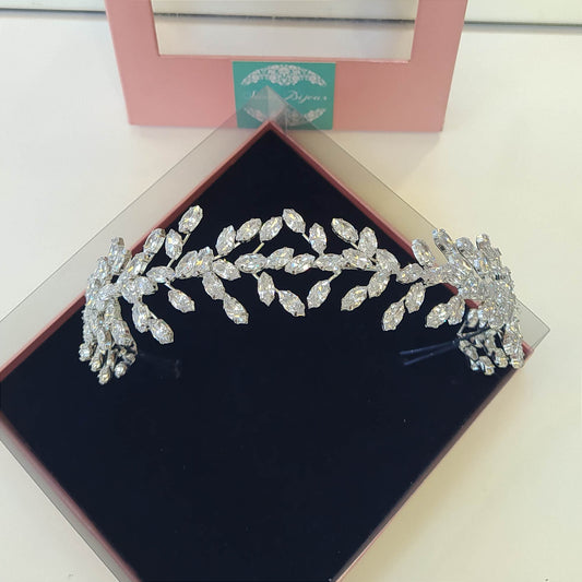 Tiara de zircônia 1B795E4