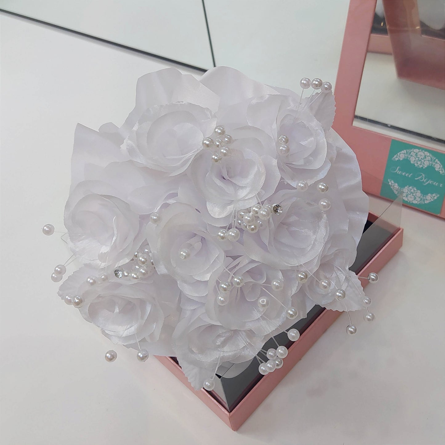 Buquê de daminha de flores artificiais 1BD1E44
