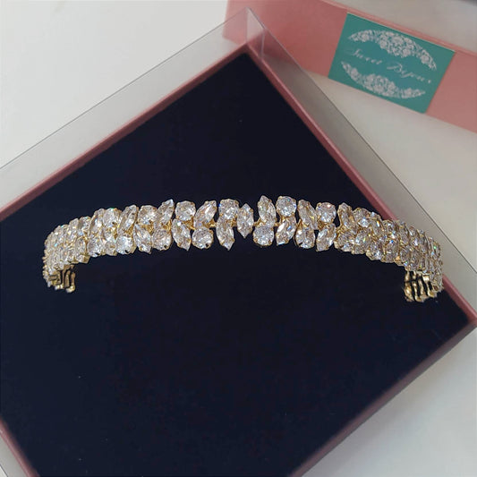 Tiara de zircônia dourada 18B3725