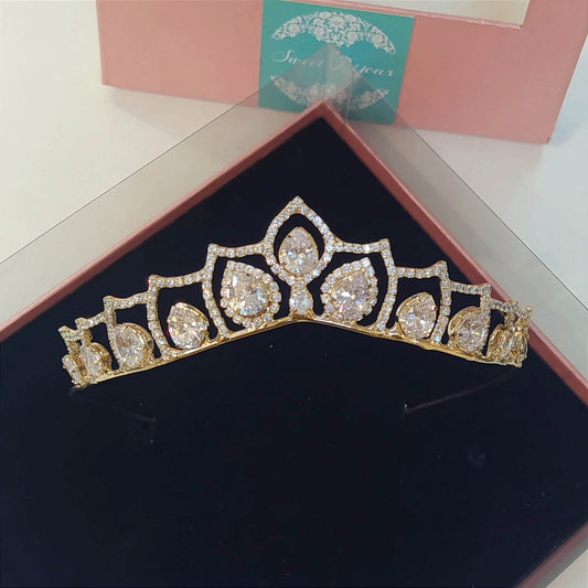 Coroa de daminha com zircônia dourado 1E65F5F
