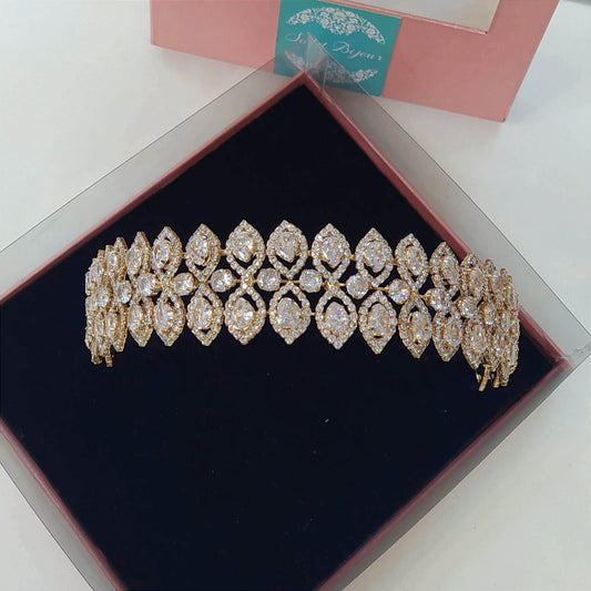 Tiara de zircônia dourada 1F1E1B1