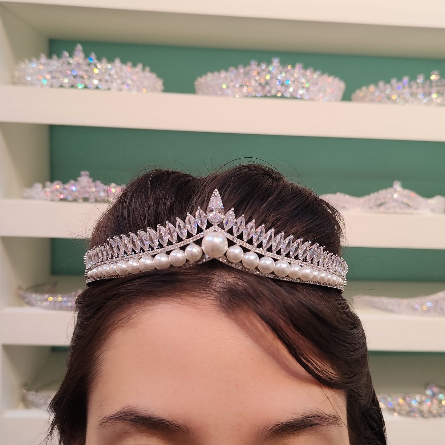 Coroa de noiva de zircônia com pérolas 17C8895R