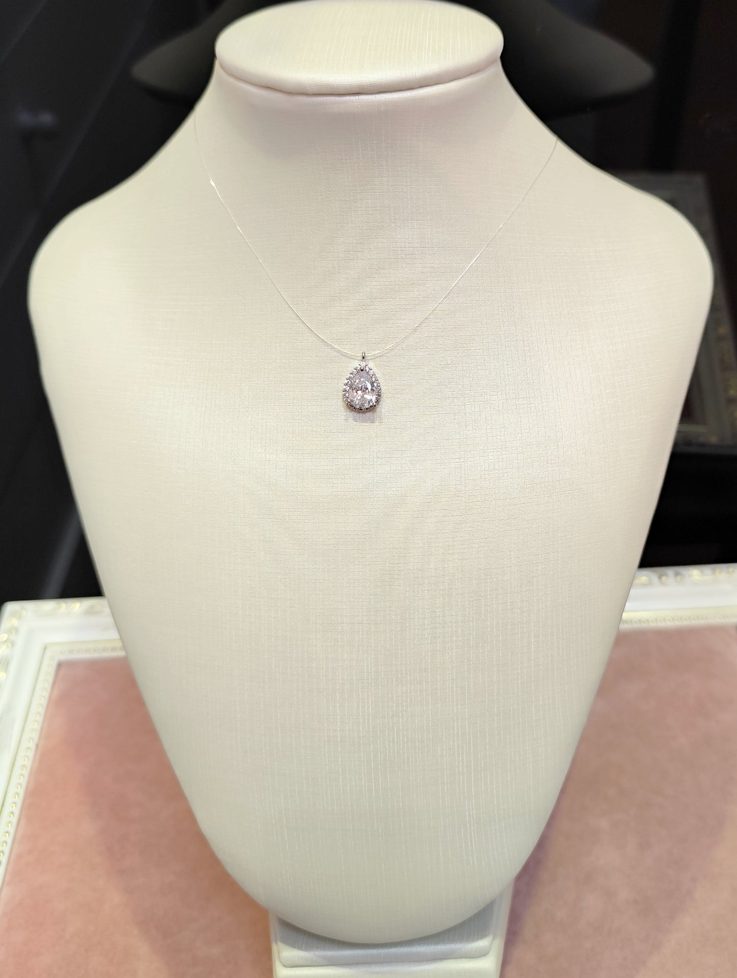 Colar ponto de luz 20B41E6