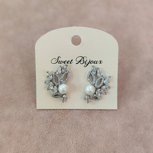 Brinco de pérola com zircônia 20AE3E6