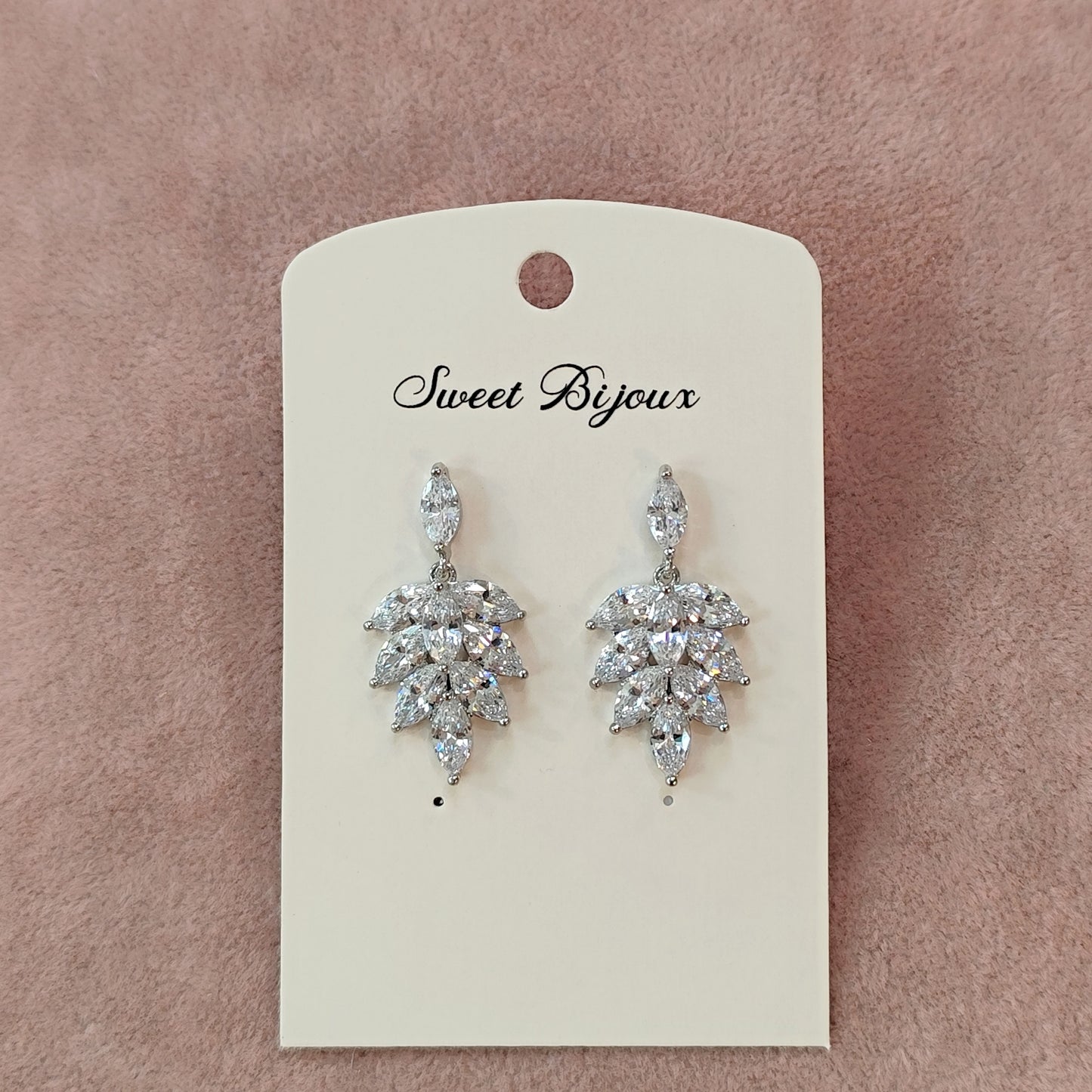 Brinco navete de zircônia 1589FA8