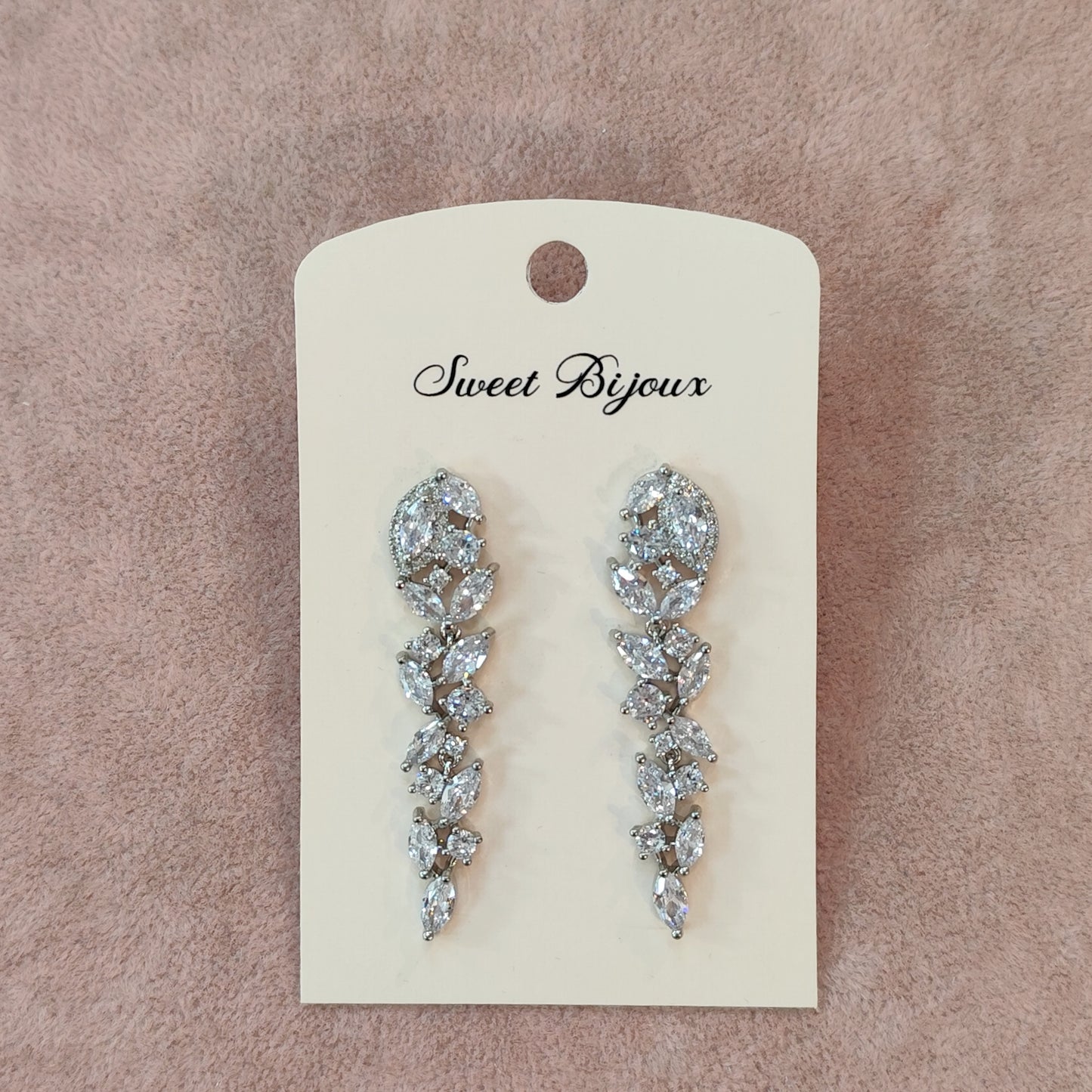 Brinco folhas de zircônia 1D6551D