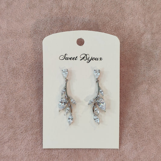 Brinco folhas de zircônia 1D57002