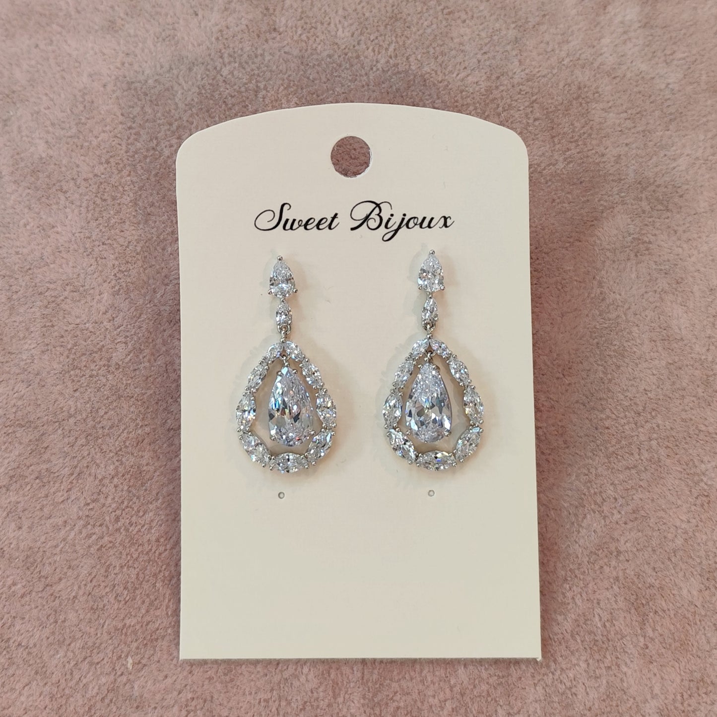 Brinco de zircônia 1D655A9