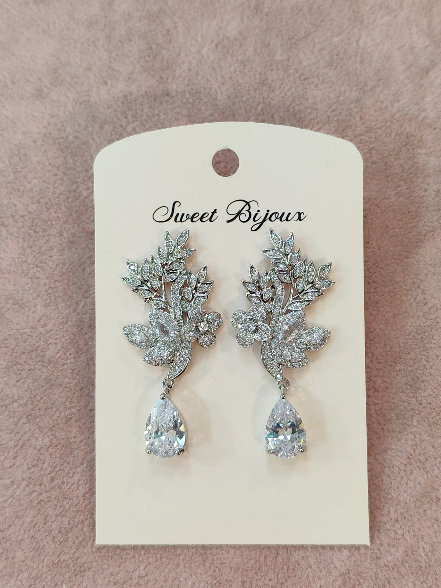 Brinco folhas de zircônia 1D56FEE