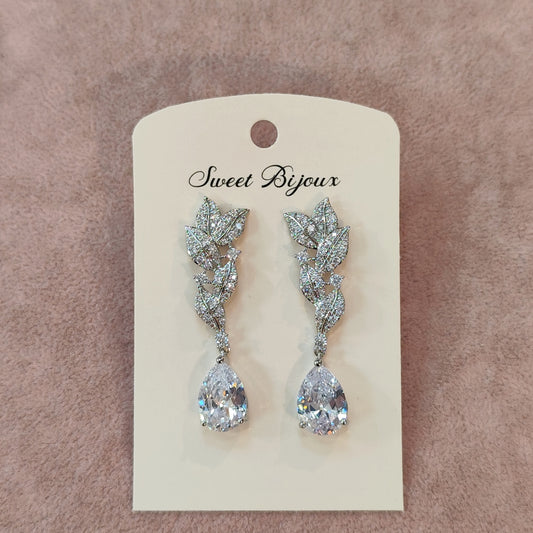 Brinco folhas de zircônia 1D582F8