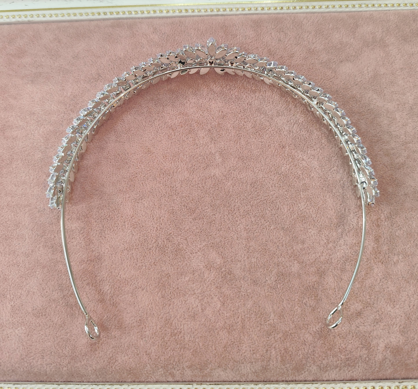 Coroa de navetes de zircônia 1AEE841