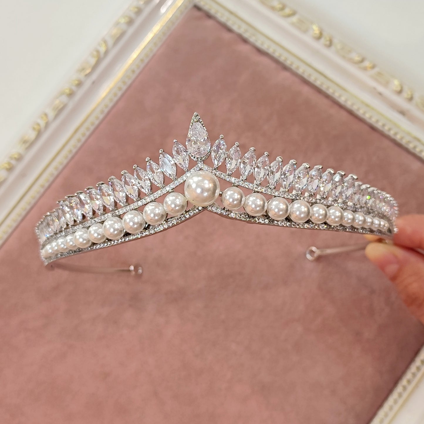 Coroa de noiva de zircônia com pérolas 17C8895R