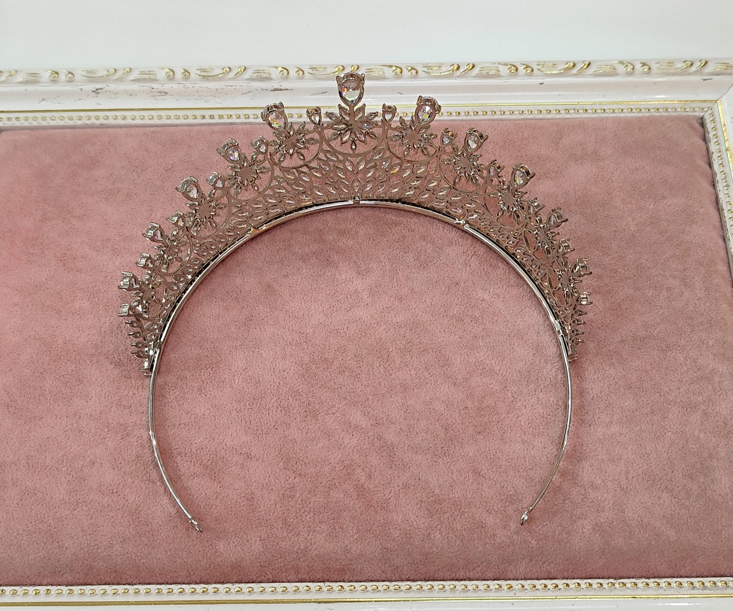 Coroa de noiva de zircônia  17C7A45