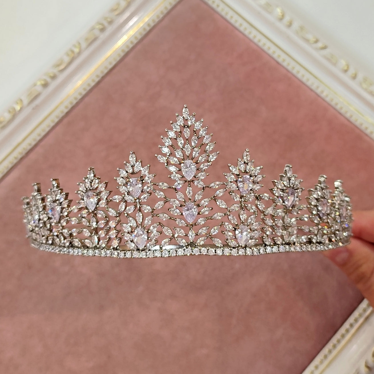 Coroa de noiva de zircônia 17C2F5B