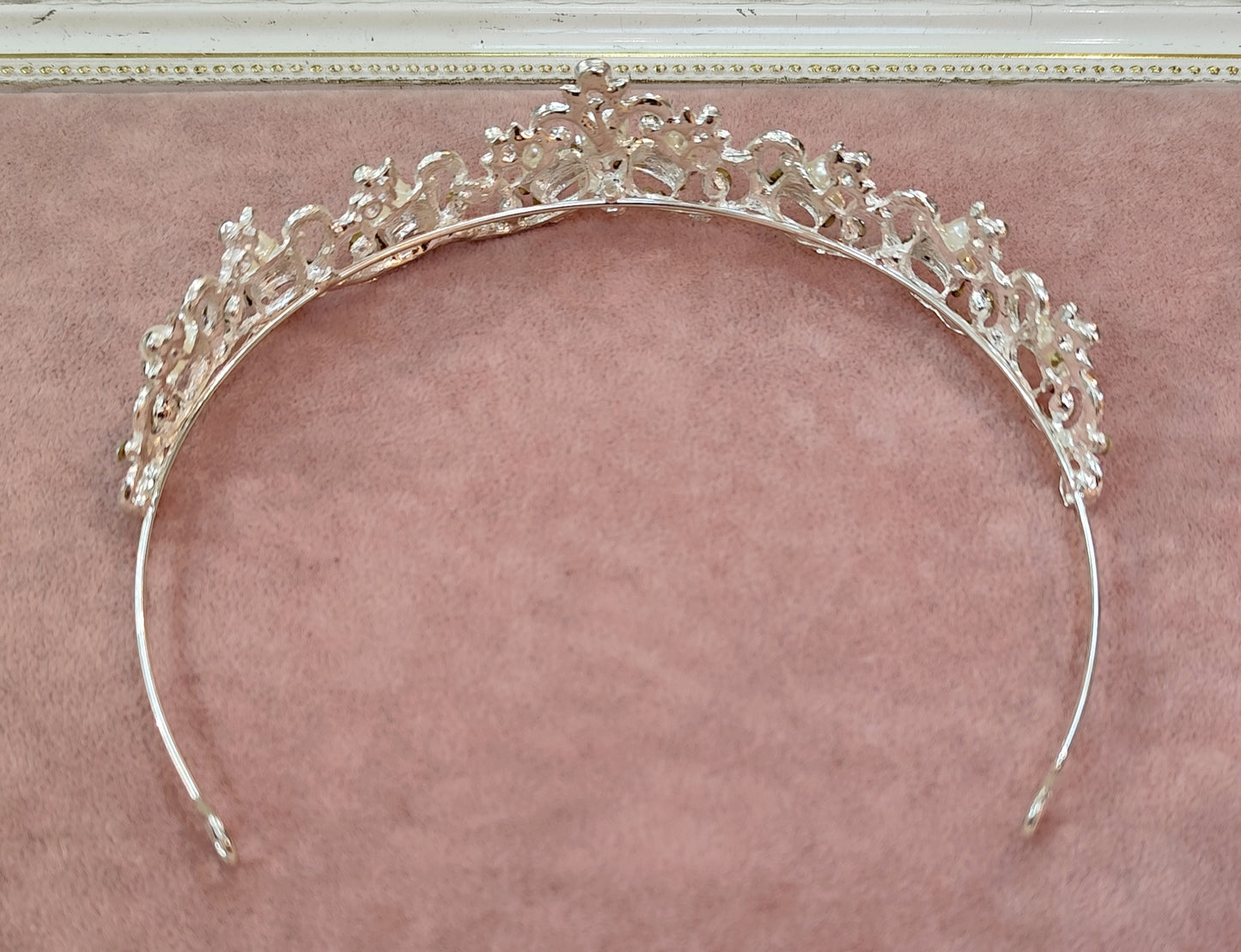 Coroa de cristais com pérola 13339C0