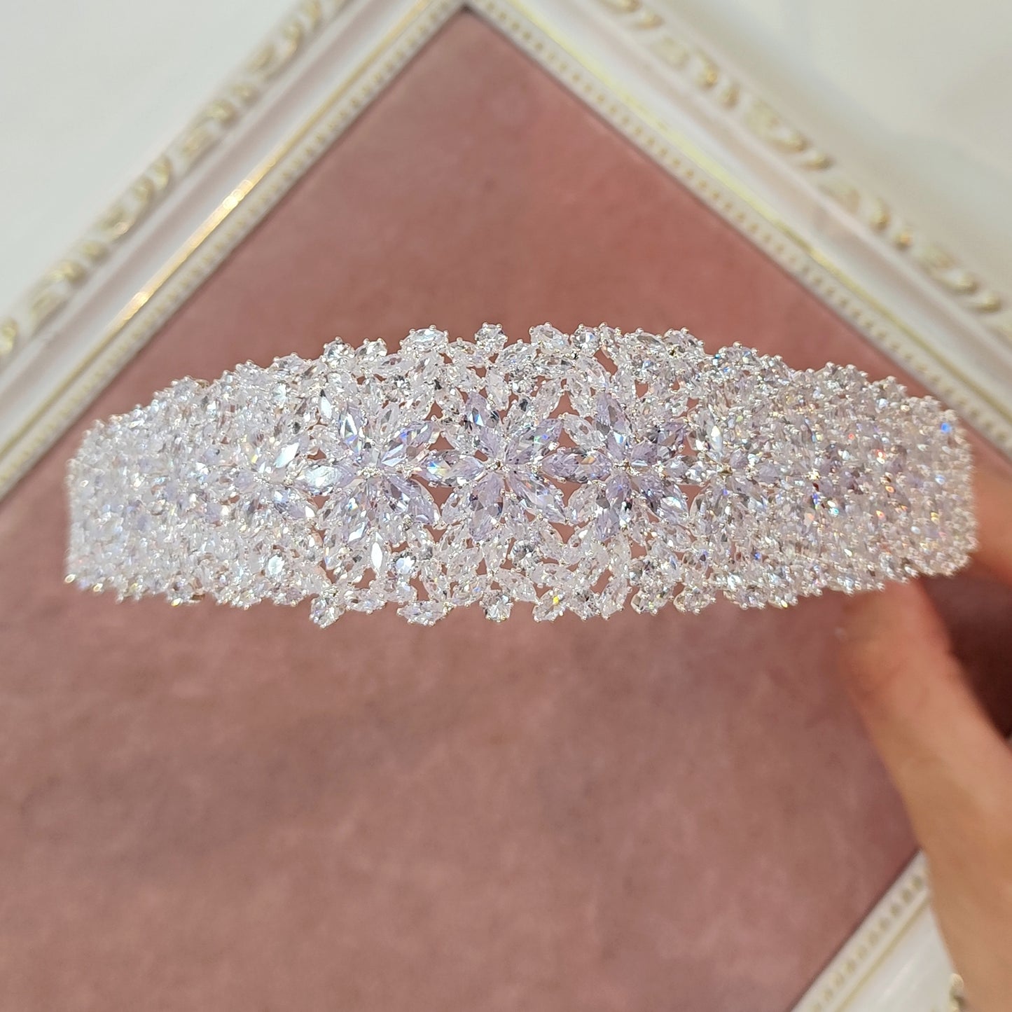 Tiara de zircônia 1D7831F