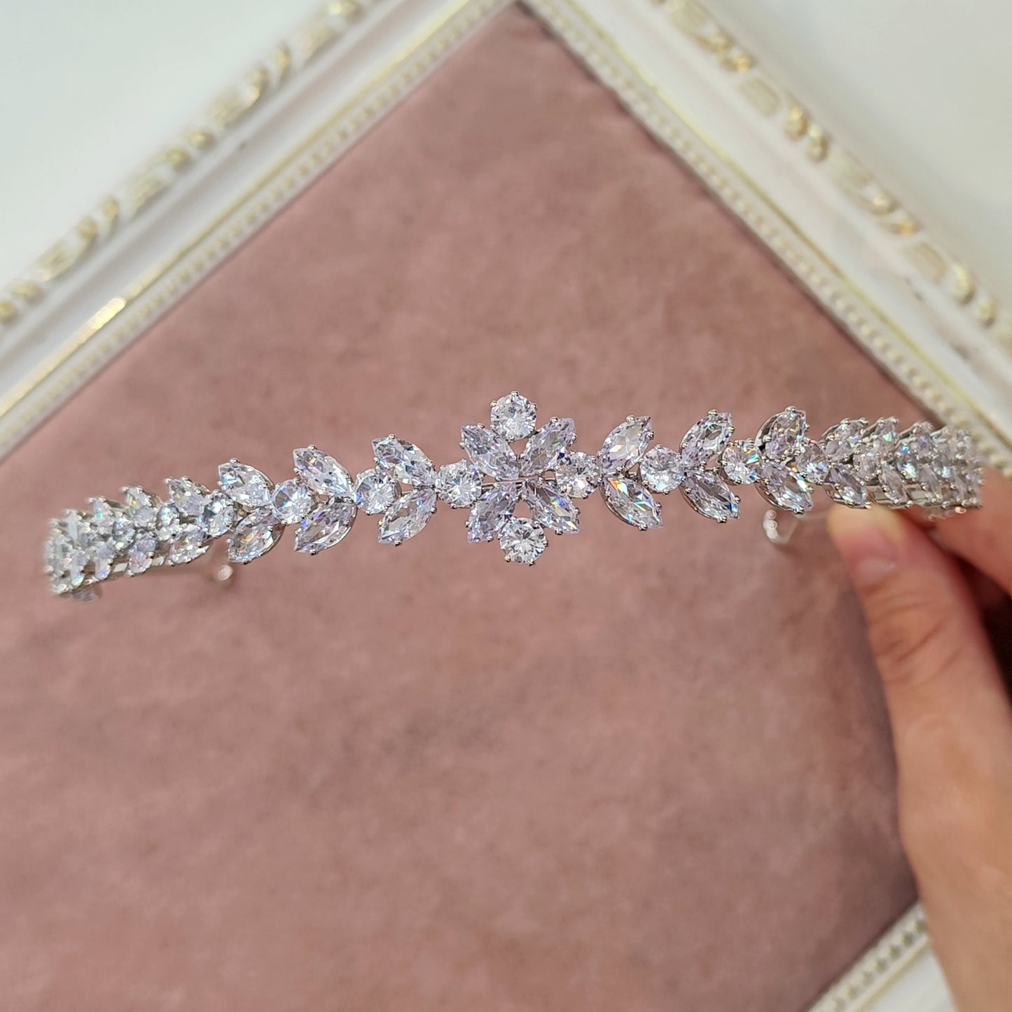 Tiara de zircônia 1D782AD