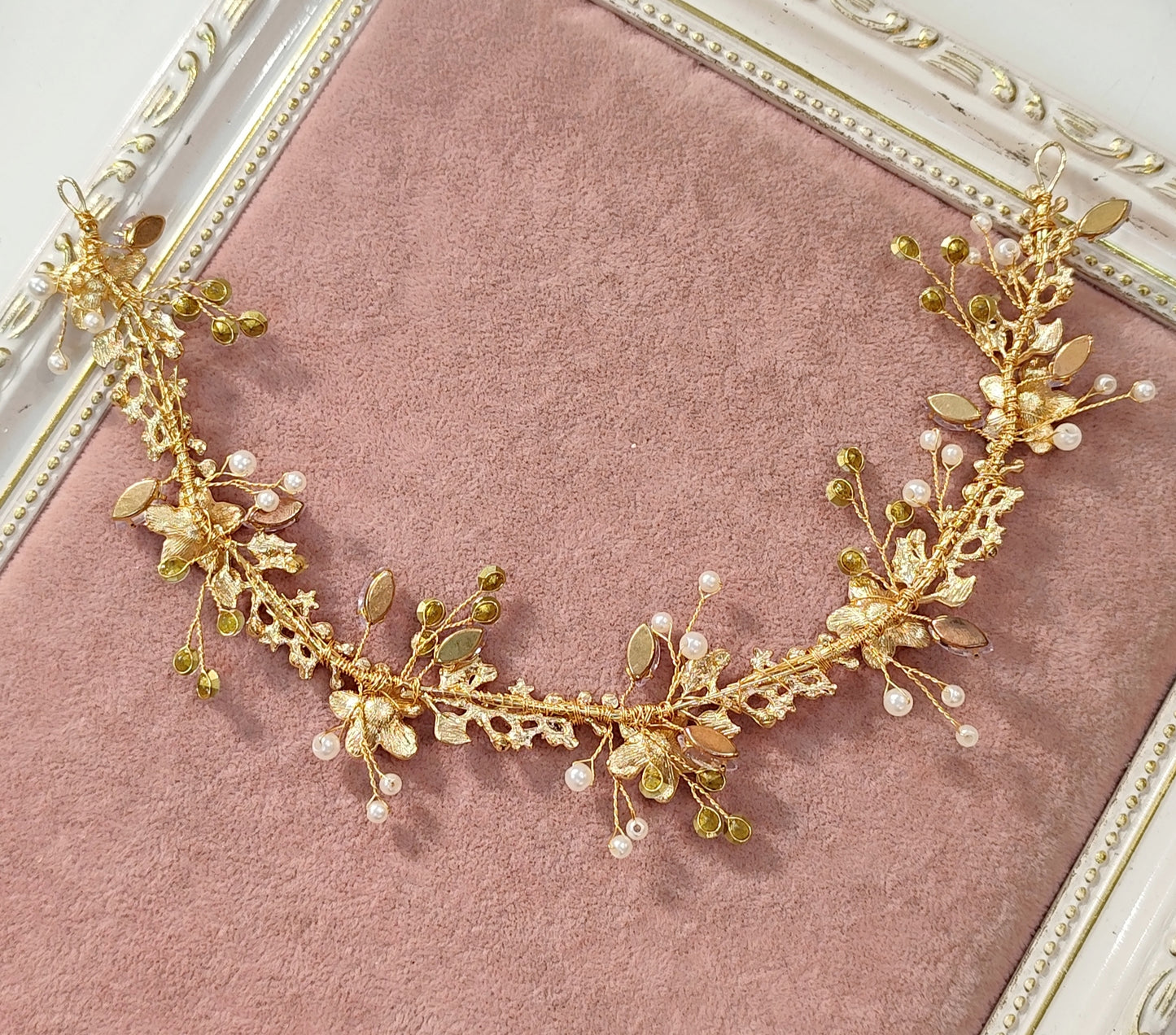 Tiara maleável de cristais e pérola dourada 1D7834F